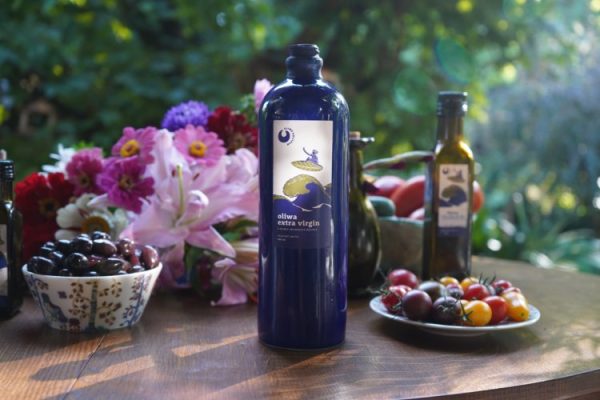 EXTRA VIRGIN NIEFILTROWANA, TŁOCZENIE 12/2024, 6-8 GODZIN PO ZBIORZE OLIWEK 700ml (kobaltowa butelka)